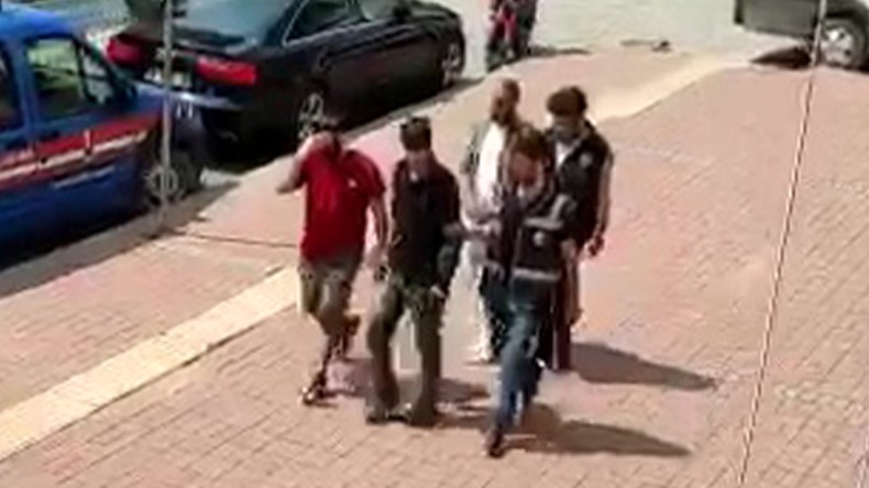 Kocaeli’nin üç ilçesinde operasyon; gözaltılar var