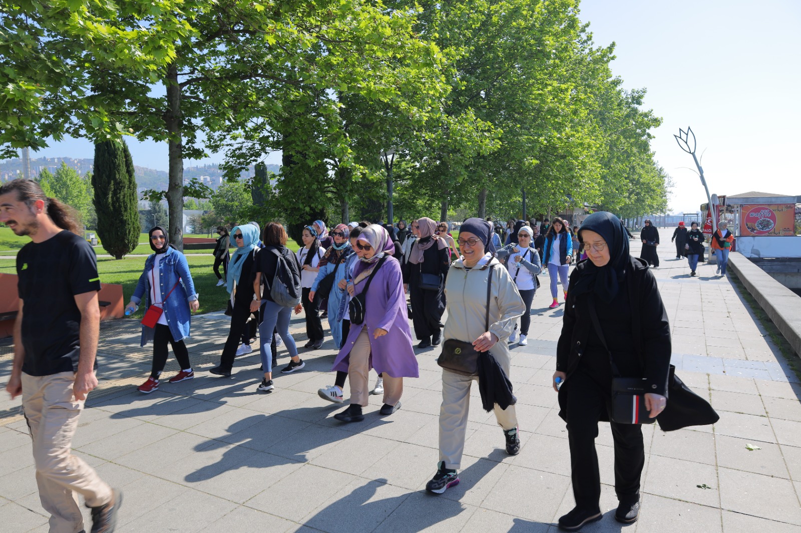 İzmitli kadınlar 19 Mayıs için yürüdü