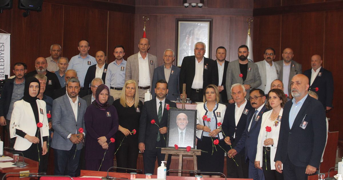 İzmit Belediye Meclisi Ersin Alparslan’a veda etti