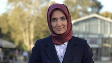 Türkiye’de bir ilk; İlk başörtülü Vali tarihe geçti