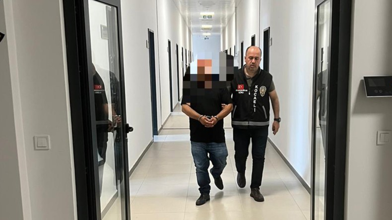 8 yıl 4 ay cezayla aranan hükümlü yakalandı