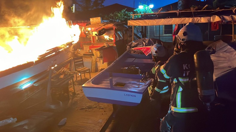 Balıkçı Barınağında yangın