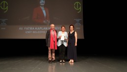 Başkan Hürriyet’e ödül