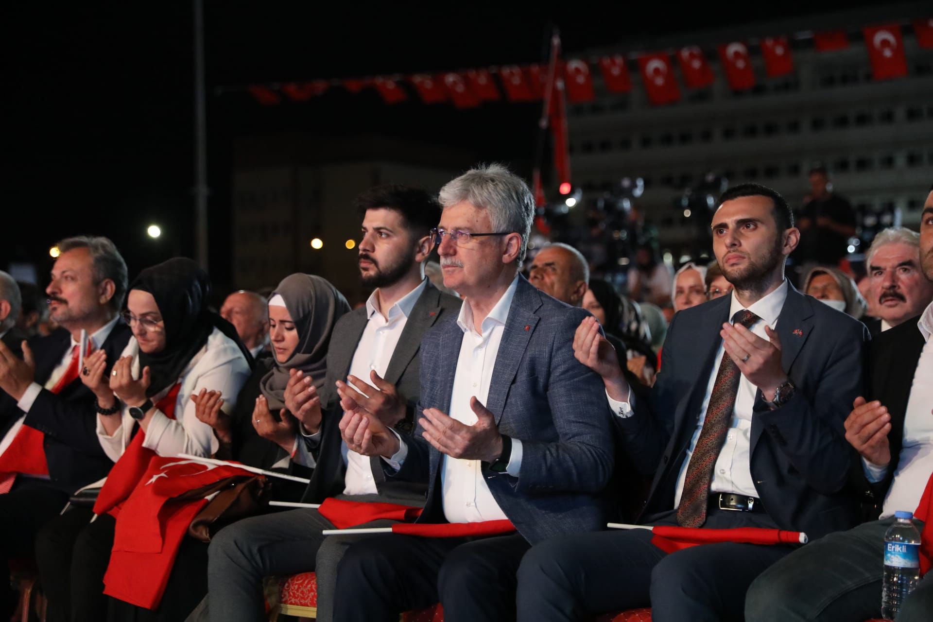 CHP’ye yüklendi; ‘HDP’ye gittiler, 15 Temmuz’a gelmediler’