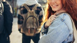 Öğrencilere burs fırsatı! Aylık 10 bin lira! Yemek, ulaşım, kıyafet, yurt..