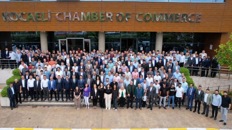 KOTO Bayramlaşması bina dışına taştı