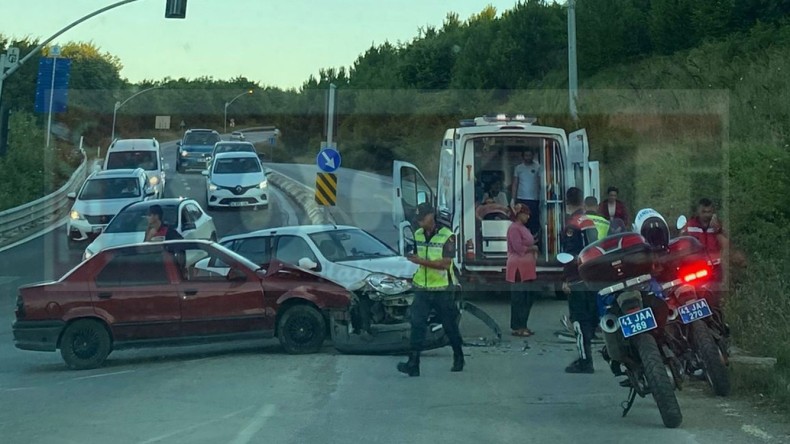 Kandıra’da feci kaza; yaralılar var