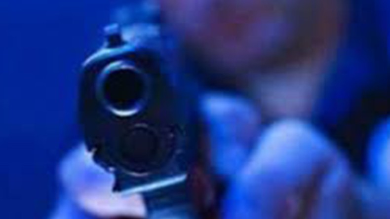 Çarşaf giyerek evli çifte kurşun yağdırdı