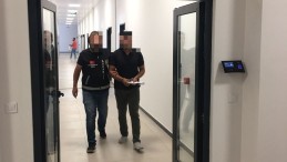 25 yıl 6 ay ağır hapis cezası ile aranıyordu; Kartepe’de yakalandı