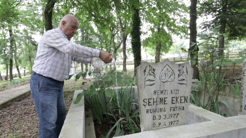 Büyükşehir, Remzi Amca’yı evinden alarak mezarlığa götürdü