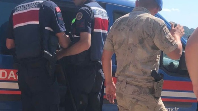 Kerpe Plajı karıştı; Jandarma biber gazıyla müdahale etti