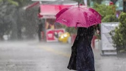 Hava durumuna bakmadan sokağa çıkmayın! İstanbul’a yağmur geliyor: Günlerce sürecek