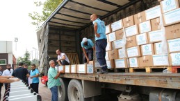 Büyükşehir’den balıkçıya tekne bakım malzemesi desteği