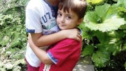 Traktörde dedesinin kucağındaydı; başına mermi isabet etti