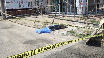 Elektrik akımına kapılan işçi 5. kattan düştü