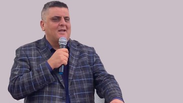 Ayaz’dan İzmit Belediyesi’ne tepki; ‘Siyasetiniz yere batsın’