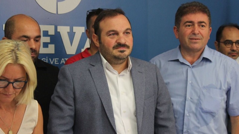 Deva Partisi karıştı; İstifa depremi…