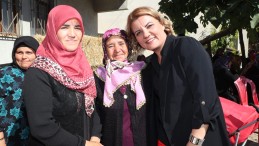 Başkan Hürriyet, Kandıra Tarım Festivali’ne katıldı “Türkiye’yi üretim kurtaracak”