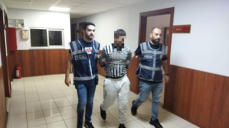 Kocaeli polisi hırsızı suçüstü yakaladı