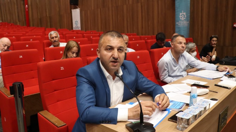 Hürriyet’i hedef alan iktidar kanadına bir tepki de Taşdemir’den