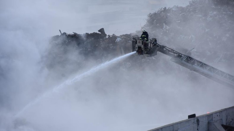 Hurdalıkta çıkan yangın 55 saatlik çalışmayla söndürüldü