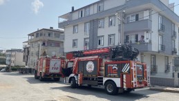 Binanın bacasında çıkan yangın ekipleri harekete geçirdi