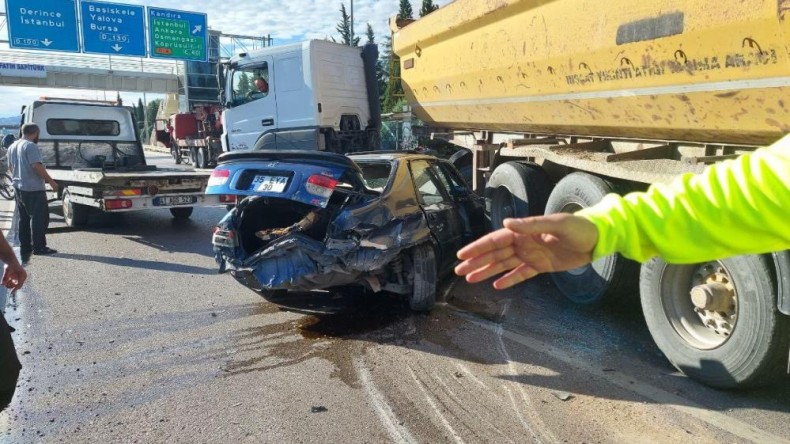Hurdaya dönen araçtan hafif sıyrıklarla kurtuldu