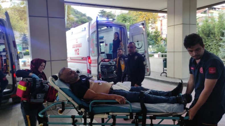 Eski çalıştığı yere geldi, iş yeri sahibi ve çalışanı bıçakladı