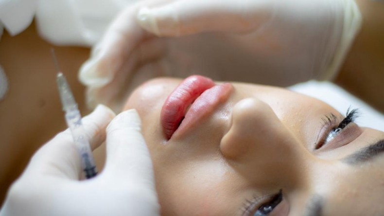 Yüzünüze dolgu yaptırırken dikkat!