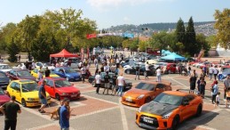 Yüzlerce modifiyeli araç güzellik yarışmasında buluştu