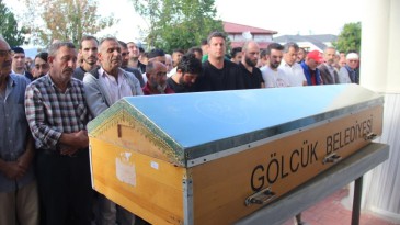 Taziye evine giderken otomobilin çarptığı genç, son yolculuğuna uğurlandı
