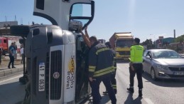Kocaeli’de servis minibüsü devrildi