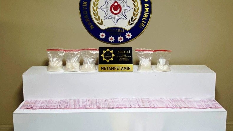 Uyuşturucu tacirlerine darbe; gözaltılar var