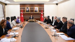 Vali Yavuz halkı dinledi; ‘ Devletinize ve onu yönetenlere güvenin’