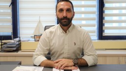 Ak partili meclis üyesini topa tuttu!