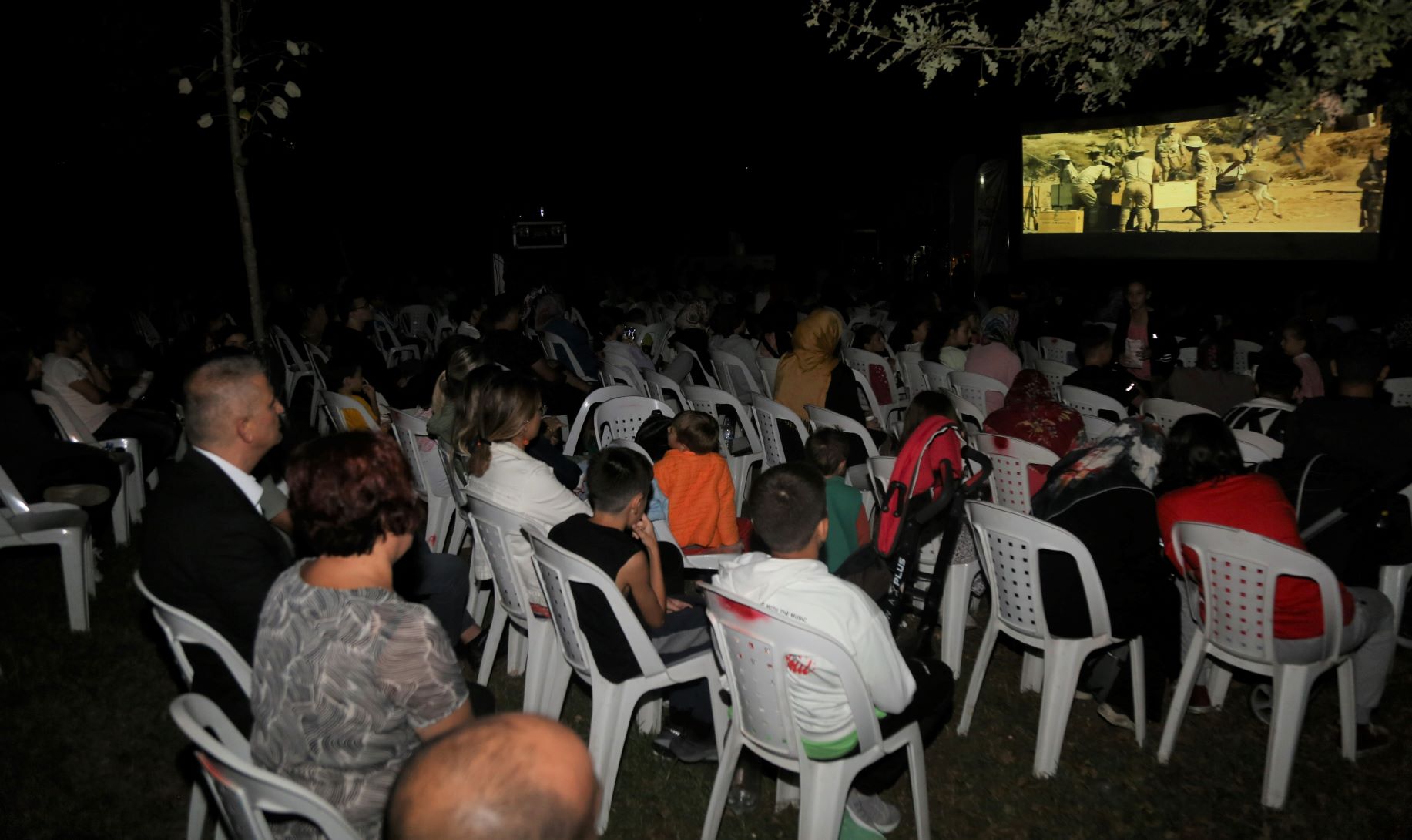Açık hava sinema akşamları ”Çanakkale Yolun Sonu” ile tamamlandı