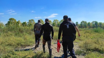 Polisler denizin üstünde yürüdü, kaçak avcıları tek tek yakaladı!