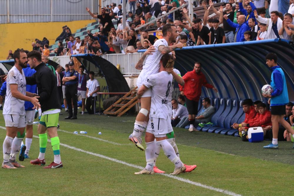 TFF 3. Lig 1. Grup’ta Belediye Derincespor Eskişehirspor’u 3-2 mağlup etti.