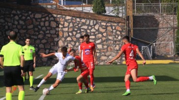 TFF 3. Lig: Belediye Derincespor: 1 – 1954 Kelkit Belediyespor: 1