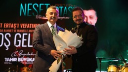 Neşet Ertaş, Kocaeli’de gönüllere yol açtı