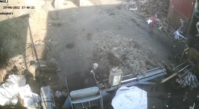 Makineye sıkışıp canından olmuştu, dehşet kazanın görüntüleri ortaya çıktı