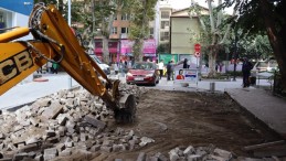 Cebesoy Sokak’ta yenileme çalışmaları başladı