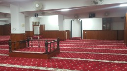 İzmit Belediyesi Karagöz İş Hanı’ndaki mescidi yeniledi