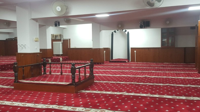 İzmit Belediyesi Karagöz İş Hanı’ndaki mescidi yeniledi