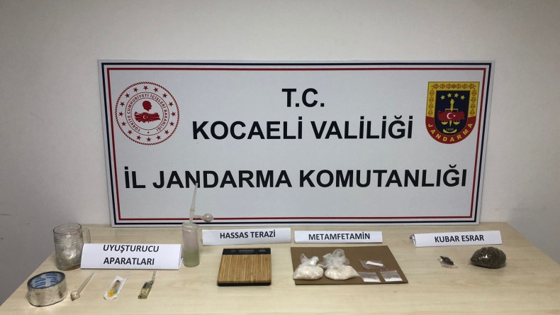 Zehir tacirlerie jandarma operasyonu!