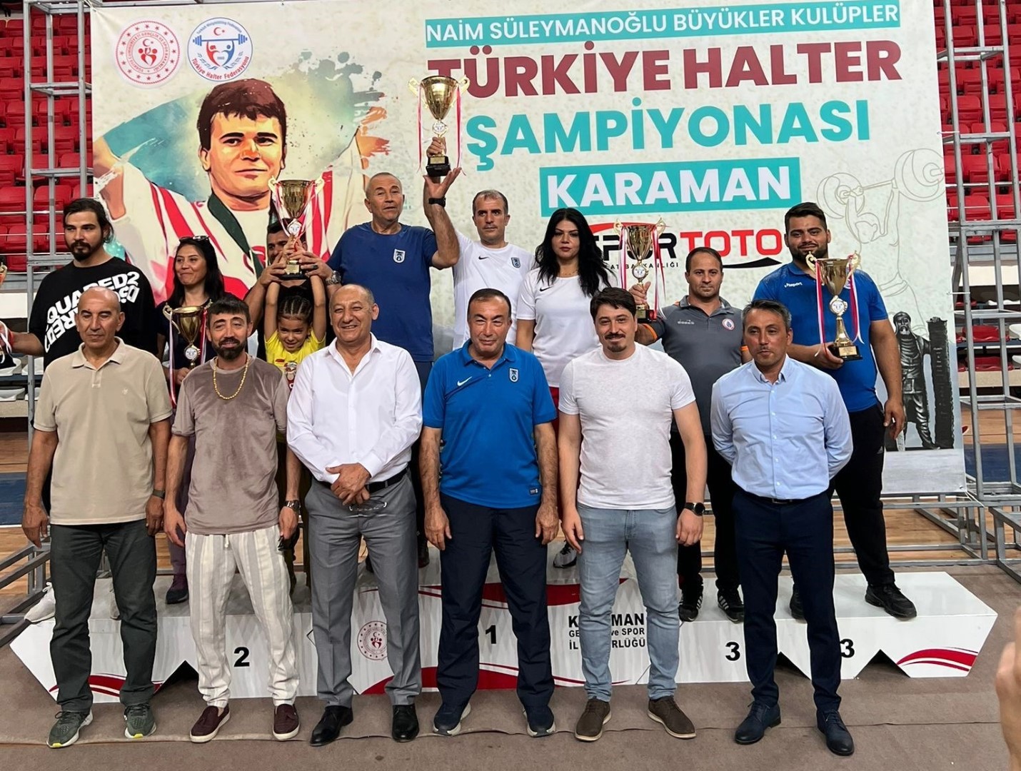 Halterde Türkiye’nin en iyi takımlarında biri Kağıtspor