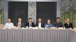 Körfez’de Manap için veda yemeği