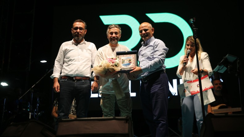 Resul Dindar hem coştu hem de coşturdu