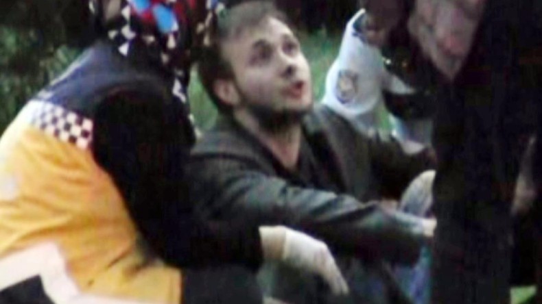 Annesinin boğazını keserek, 27 kez bıçakladı!