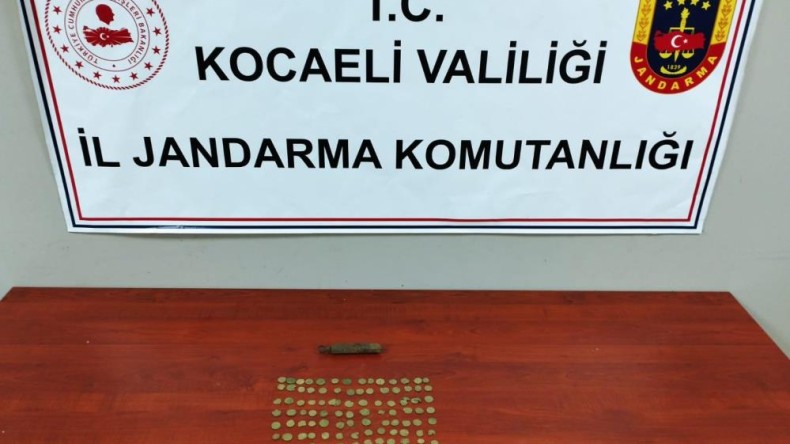 Jandarmadan tarihi eser operasyonu: 133 sikke ele geçirildi